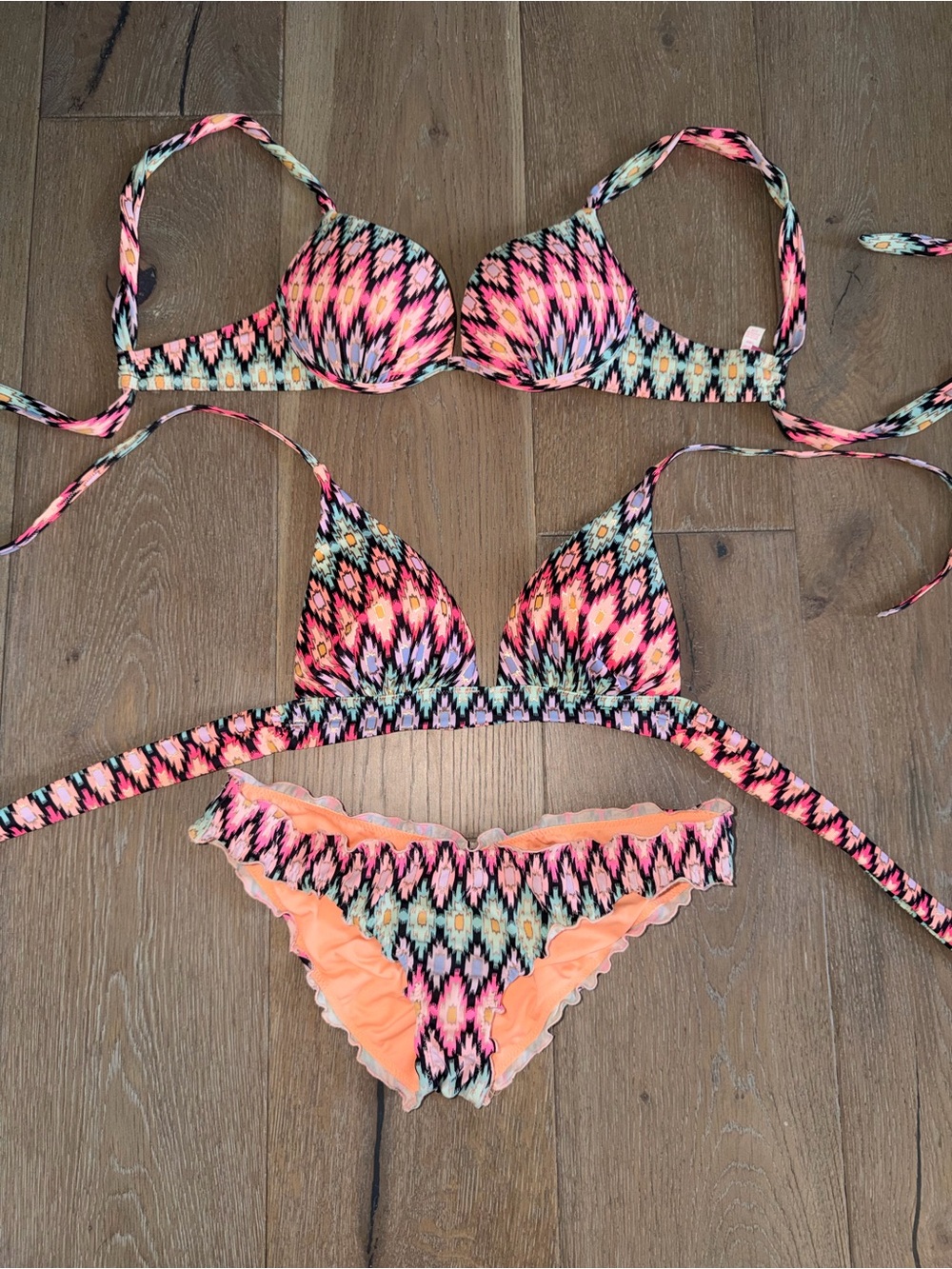 Victoria’s Secret 3 piece bikini swim suit two tops size 32B bottoms size small
